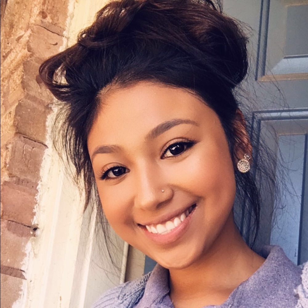 Meet your Posher, Emily